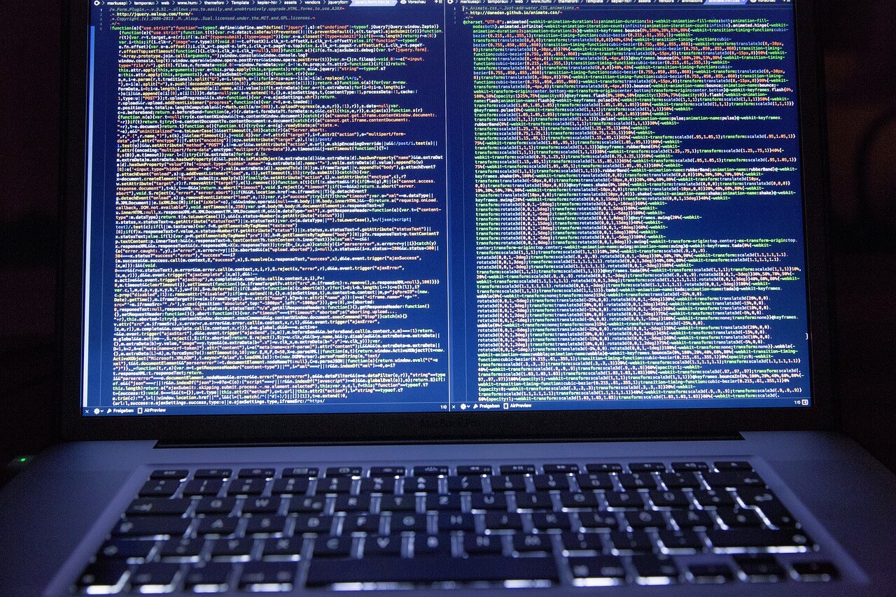 code 1689066 1280 1